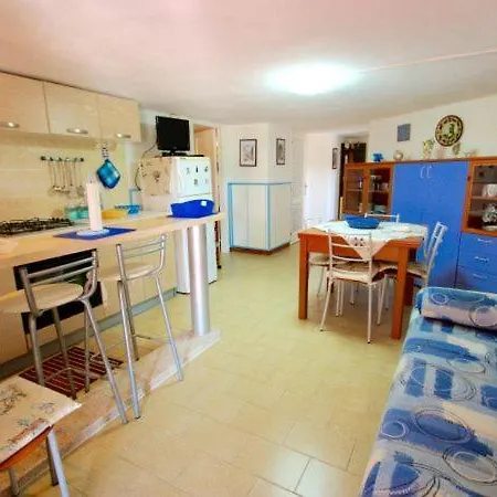 Pittulongu Sleeps 6