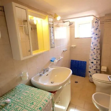 Pittulongu Sleeps 6