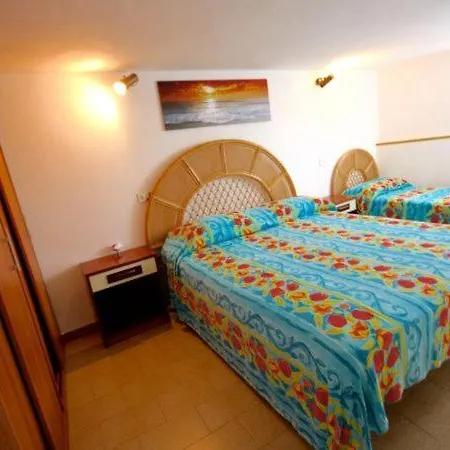 Appartement Pittulongu Sleeps 6 Olbia